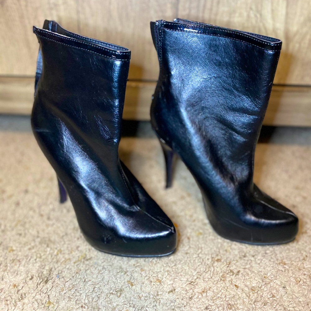 Women’s Black Leather Stiletto Heel Bootie